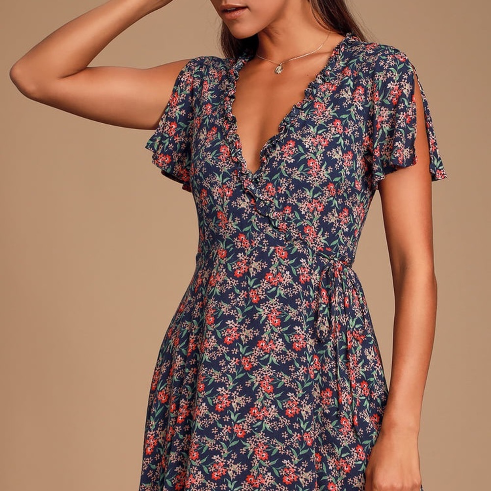 BNWT!! Lulu’s Navy Floral Wrap Sundress, size M
